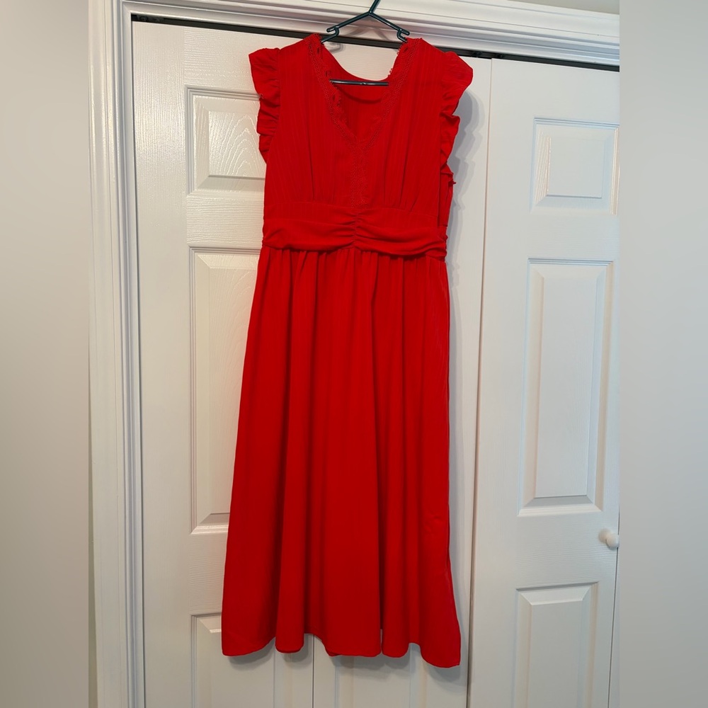 Red sleeveless maxi dress with ruched waist and ruffled cap sleeve-Size L